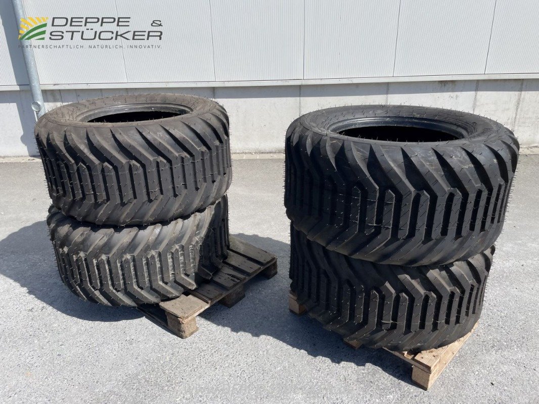 Reifen des Typs BKT 500/45-22.5 Flotation 558, Neumaschine in Rietberg (Bild 1)