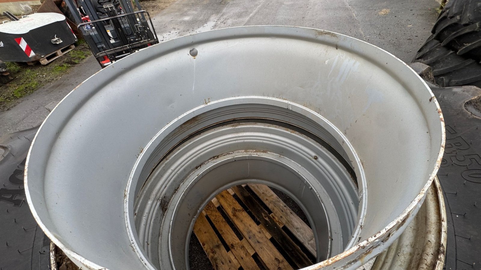 Reifen des Typs BKT 520/85R50 TIL 710/75R42, Gebrauchtmaschine in Nørager (Bild 6)