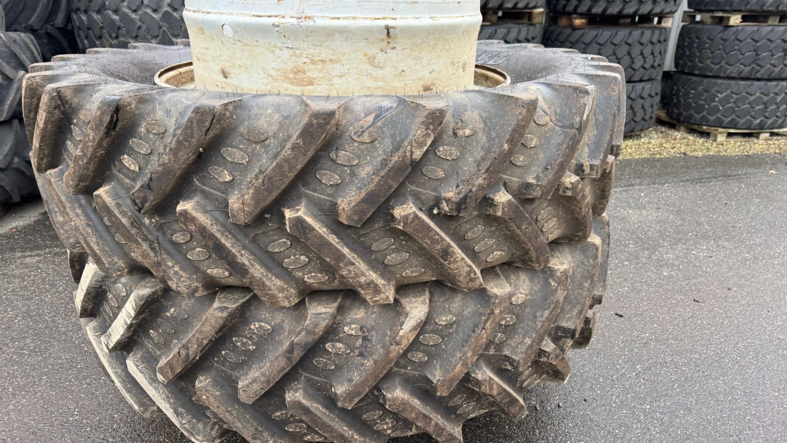 Reifen des Typs BKT 520/85R50 TIL 710/75R42, Gebrauchtmaschine in Nørager (Bild 2)