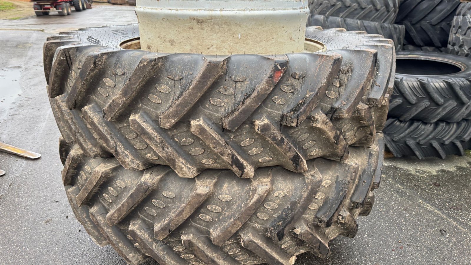 Reifen des Typs BKT 520/85R50 TIL 710/75R42, Gebrauchtmaschine in Nørager (Bild 4)