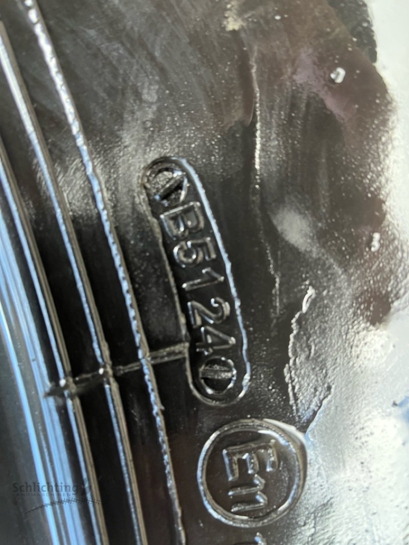 Reifen des Typs BKT 540/65R28, Neumaschine in Marxen (Bild 2)