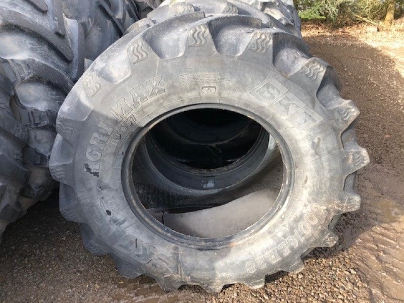 Reifen des Typs BKT 600/65 R28, Gebrauchtmaschine in Gjerlev J. (Bild 3)