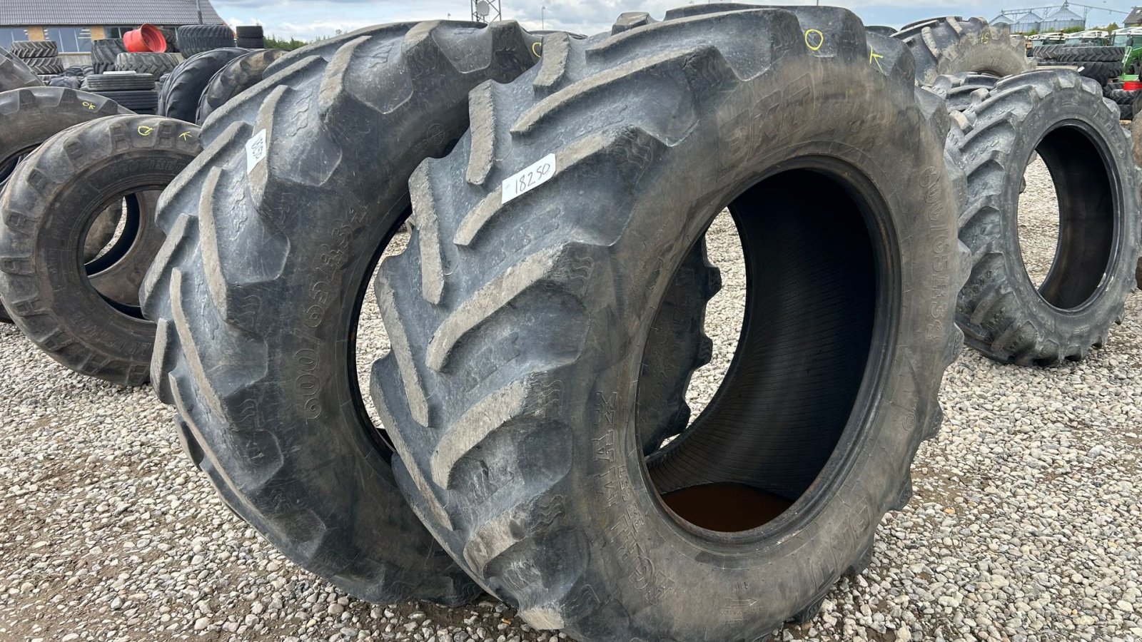 Reifen типа BKT 600/65R34, Gebrauchtmaschine в Rødekro (Фотография 1)