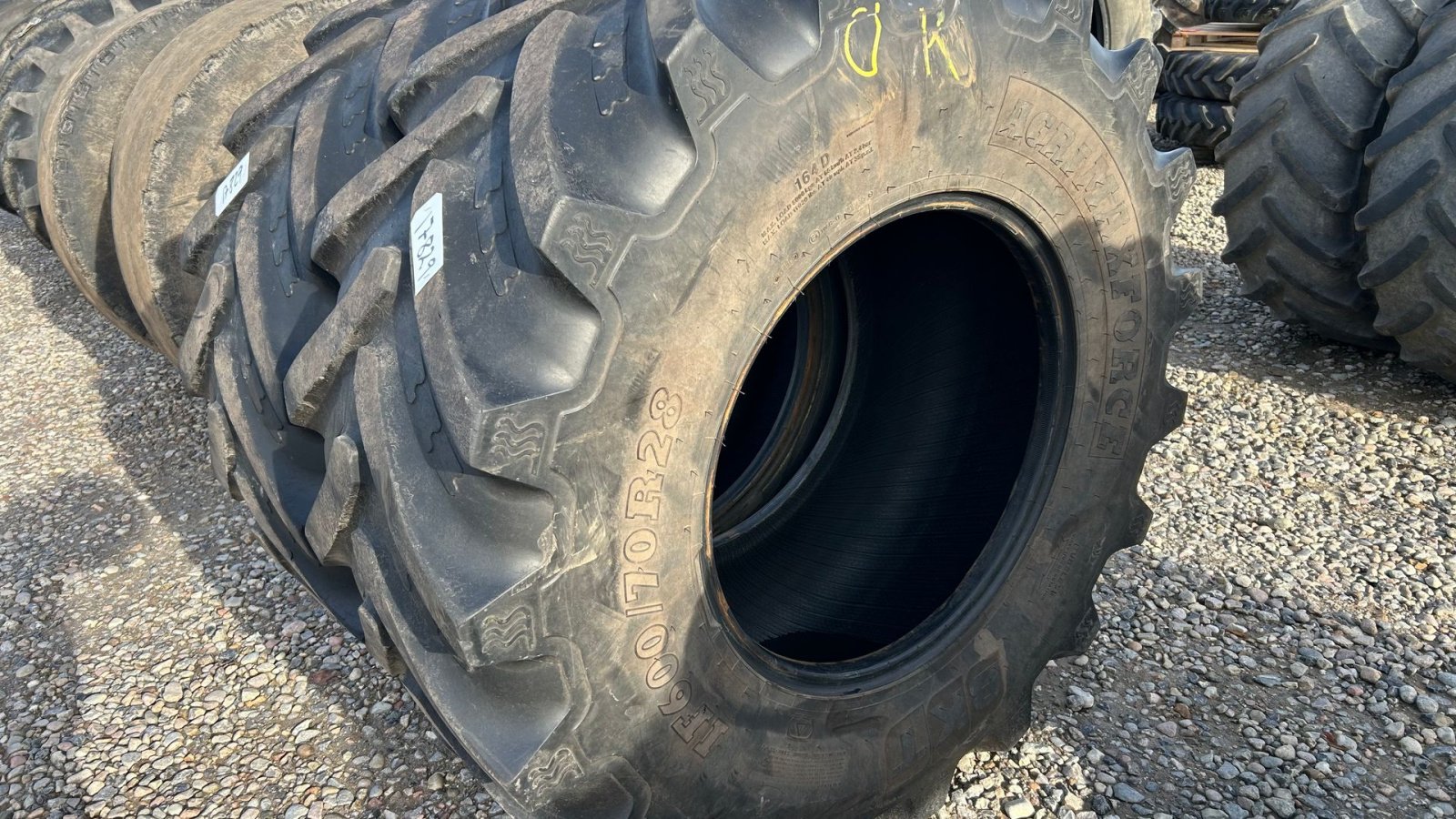 Reifen of the type BKT 600/70R28 IF, Gebrauchtmaschine in Rødekro (Picture 2)