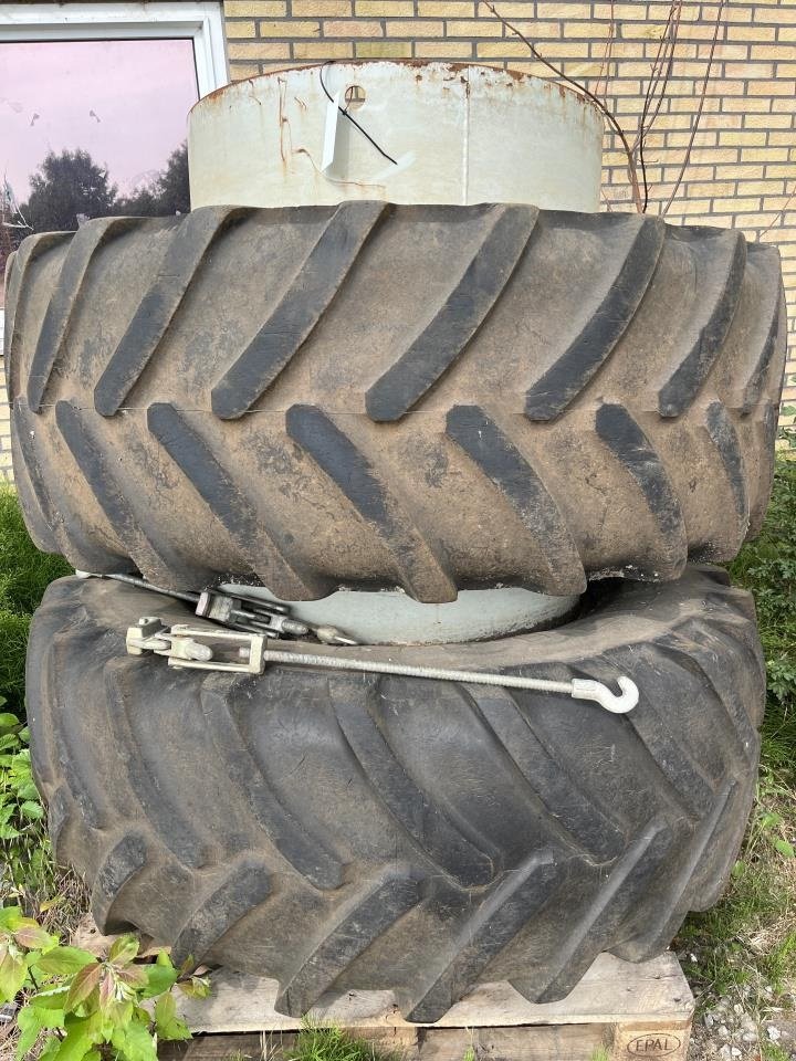 Reifen типа BKT 650/65 R 38 KØRT MED, Gebrauchtmaschine в Egtved (Фотография 1)