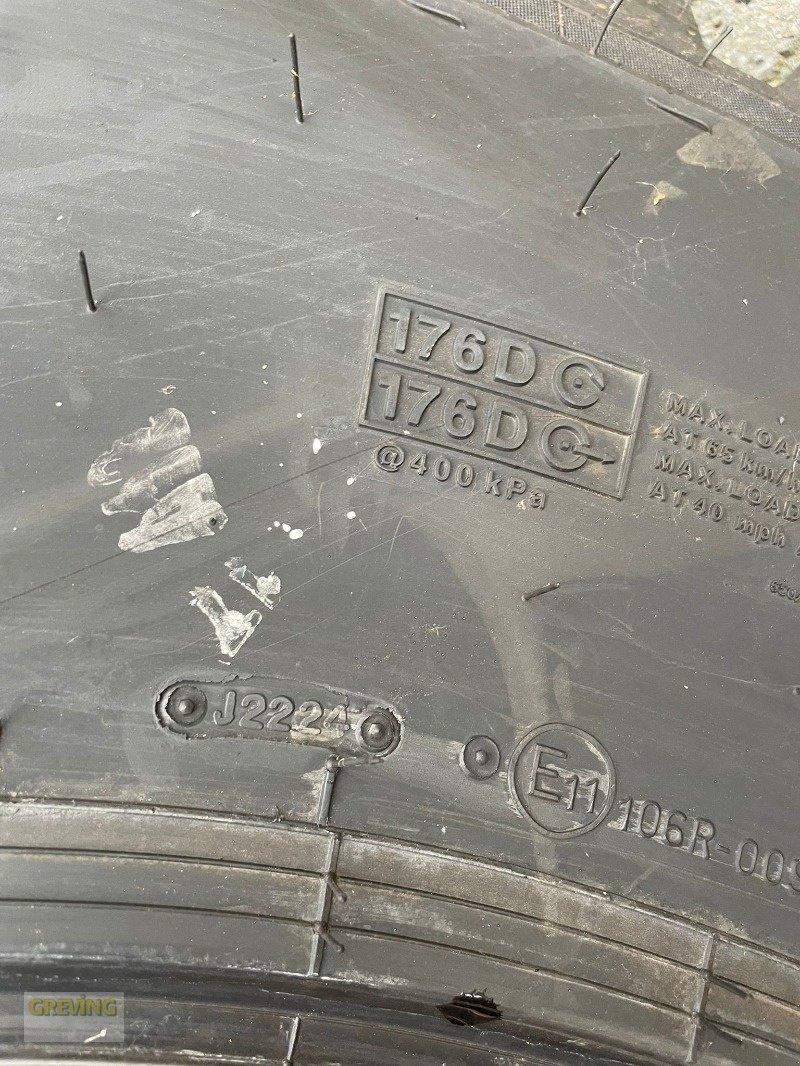 Reifen des Typs BKT 650/65R30,5, Neumaschine in Nottuln (Bild 4)