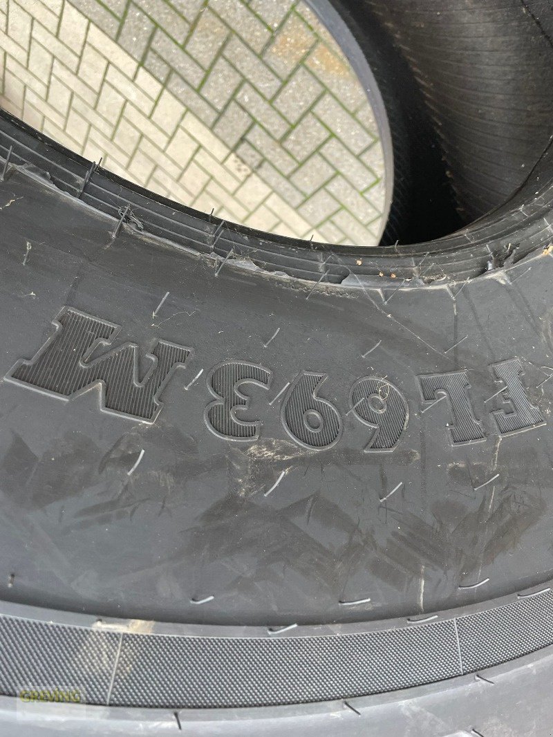 Reifen des Typs BKT 650/65R30,5, Neumaschine in Nottuln (Bild 5)