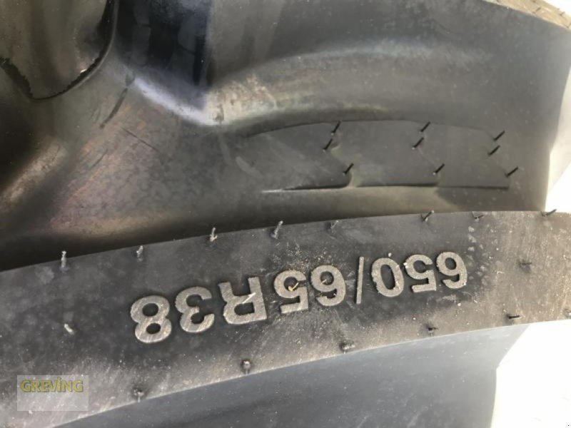 Reifen des Typs BKT 650/65R38, Neumaschine in Nottuln (Bild 4)