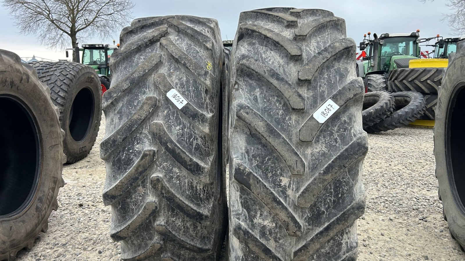 Reifen van het type BKT 650/85R38, Gebrauchtmaschine in Rødekro (Foto 1)