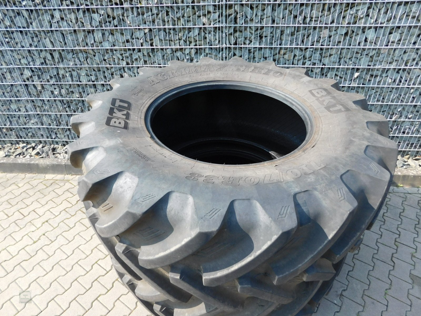 Reifen типа BKT 710/70 R38, Gebrauchtmaschine в Gross-Bieberau (Фотография 2)