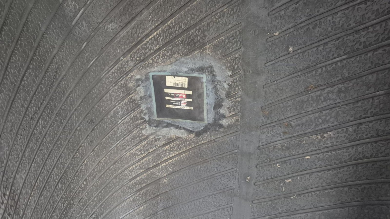 Reifen van het type BKT 710/70R38 Agrimax RT765 13mm, Gebrauchtmaschine in Schoonebeek (Foto 4)