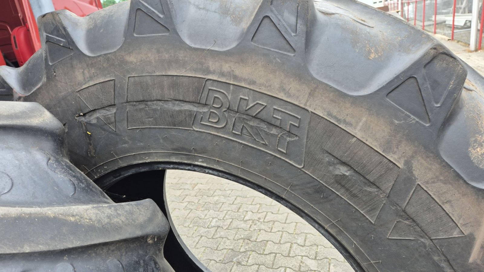 Reifen van het type BKT 710/70R38 Agrimax RT765 13mm, Gebrauchtmaschine in Schoonebeek (Foto 7)