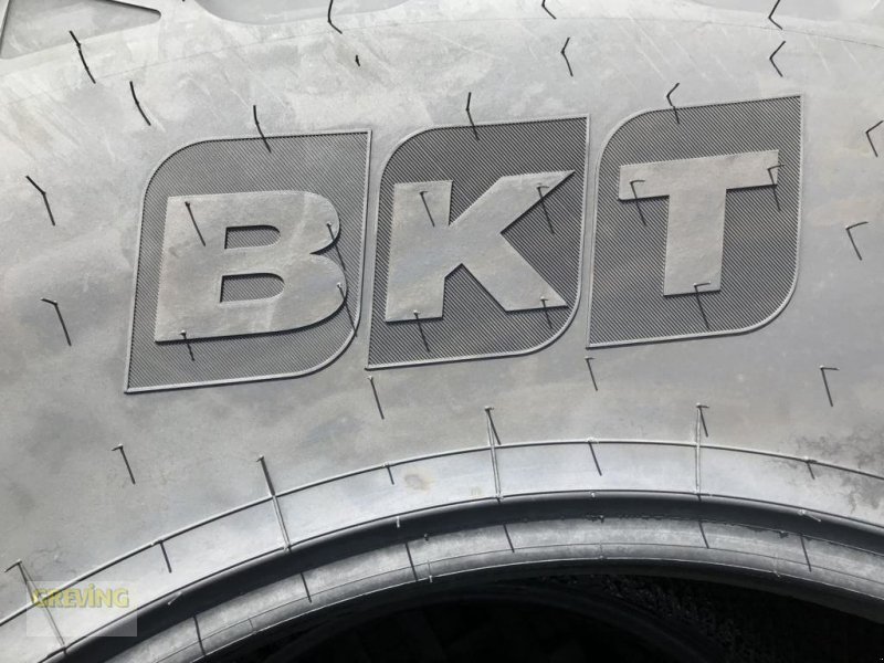 Reifen des Typs BKT 710/70R38, Neumaschine in Nottuln (Bild 8)