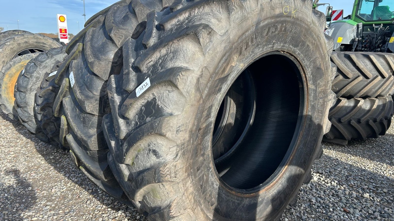 Reifen des Typs BKT 710/75R42, Gebrauchtmaschine in Rødekro (Bild 2)