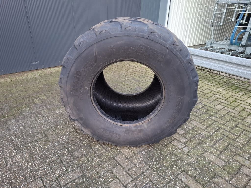 Reifen des Typs BKT 800/45R26.5 FL 630, Gebrauchtmaschine in MARIENHEEM (Bild 2)