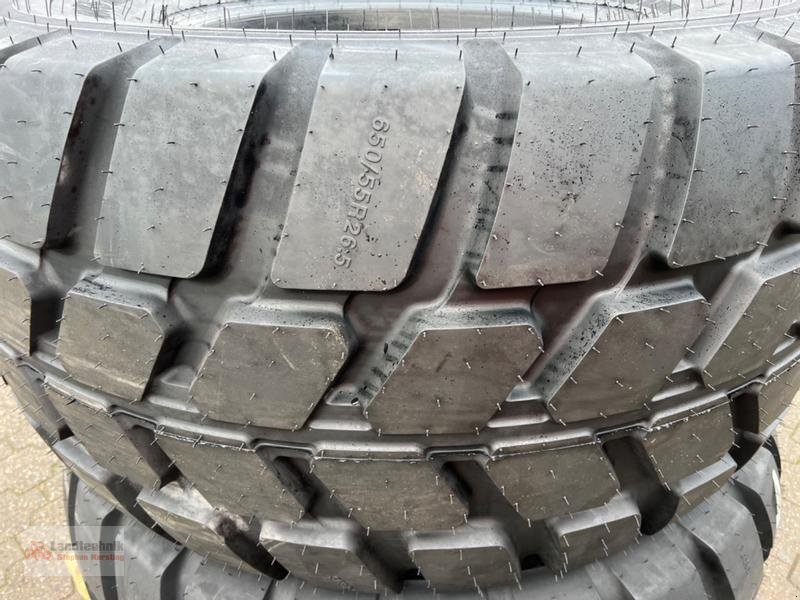 Reifen des Typs BKT FL 695 Flotation Radial 650/55 R26.5, Neumaschine in Marl (Bild 7)