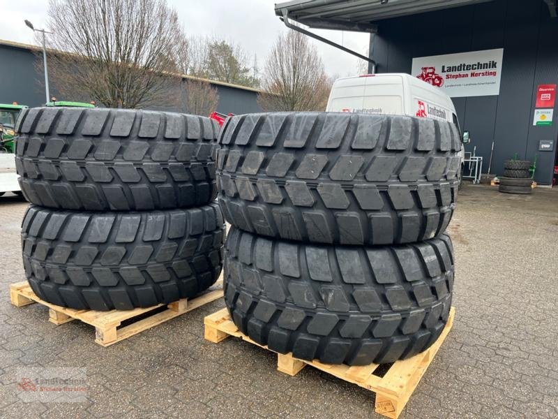 Reifen des Typs BKT FL 695 Flotation Radial 650/55 R26.5, Neumaschine in Marl (Bild 1)