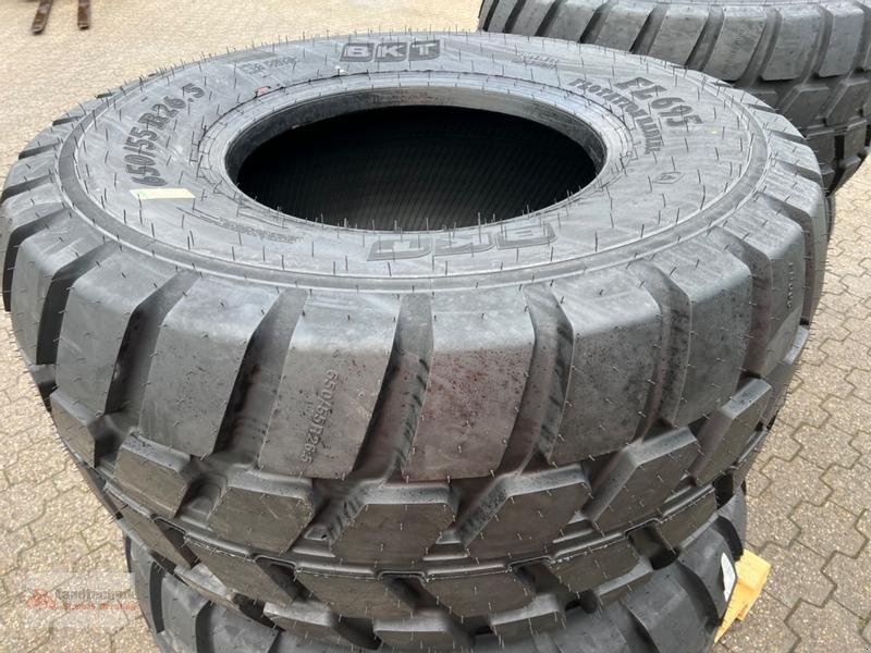 Reifen des Typs BKT FL 695 Flotation Radial 650/55 R26.5, Neumaschine in Marl (Bild 5)