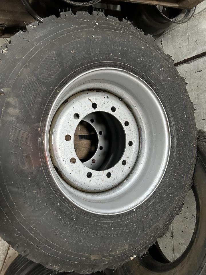 Reifen of the type BKT M FÆLD TIL NR 10082, Gebrauchtmaschine in Give (Picture 3)