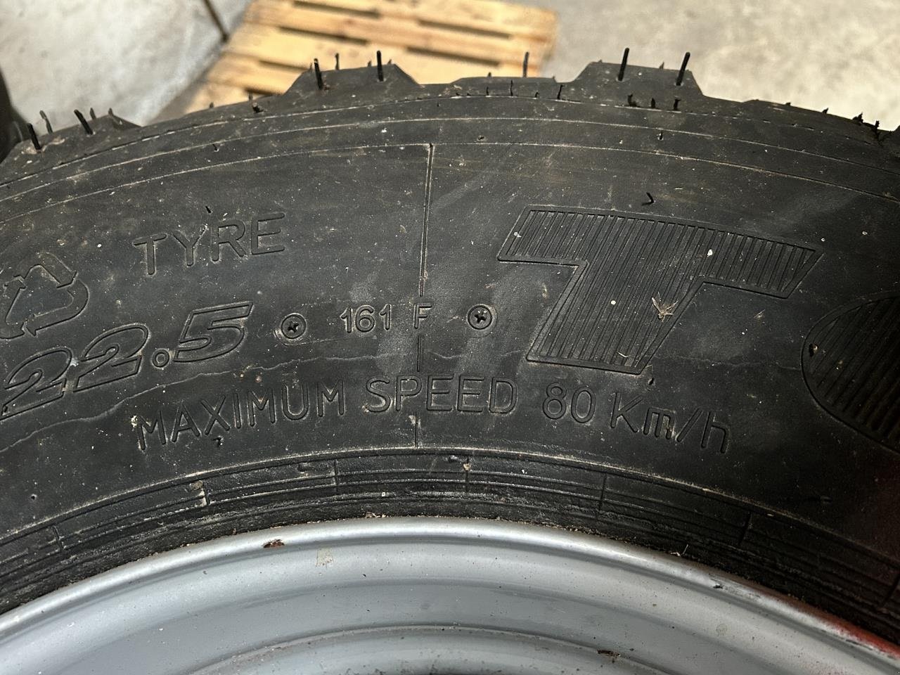 Reifen of the type BKT M FÆLD TIL NR 10082, Gebrauchtmaschine in Give (Picture 5)