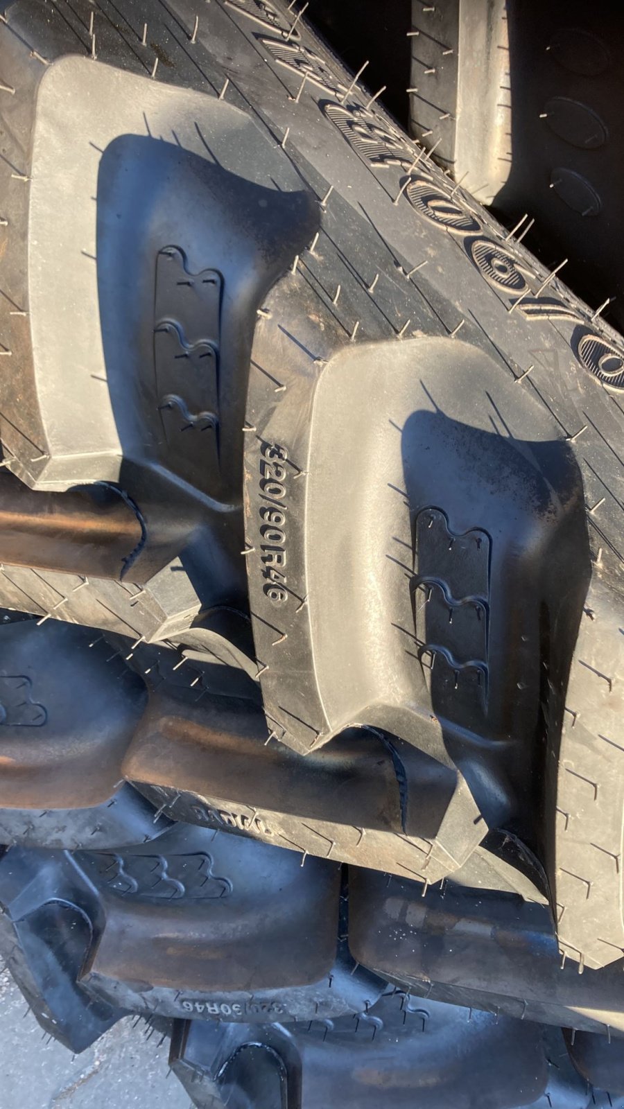 Reifen des Typs BKT Pflegebereifung, Gebrauchtmaschine in Itzehoe (Bild 3)