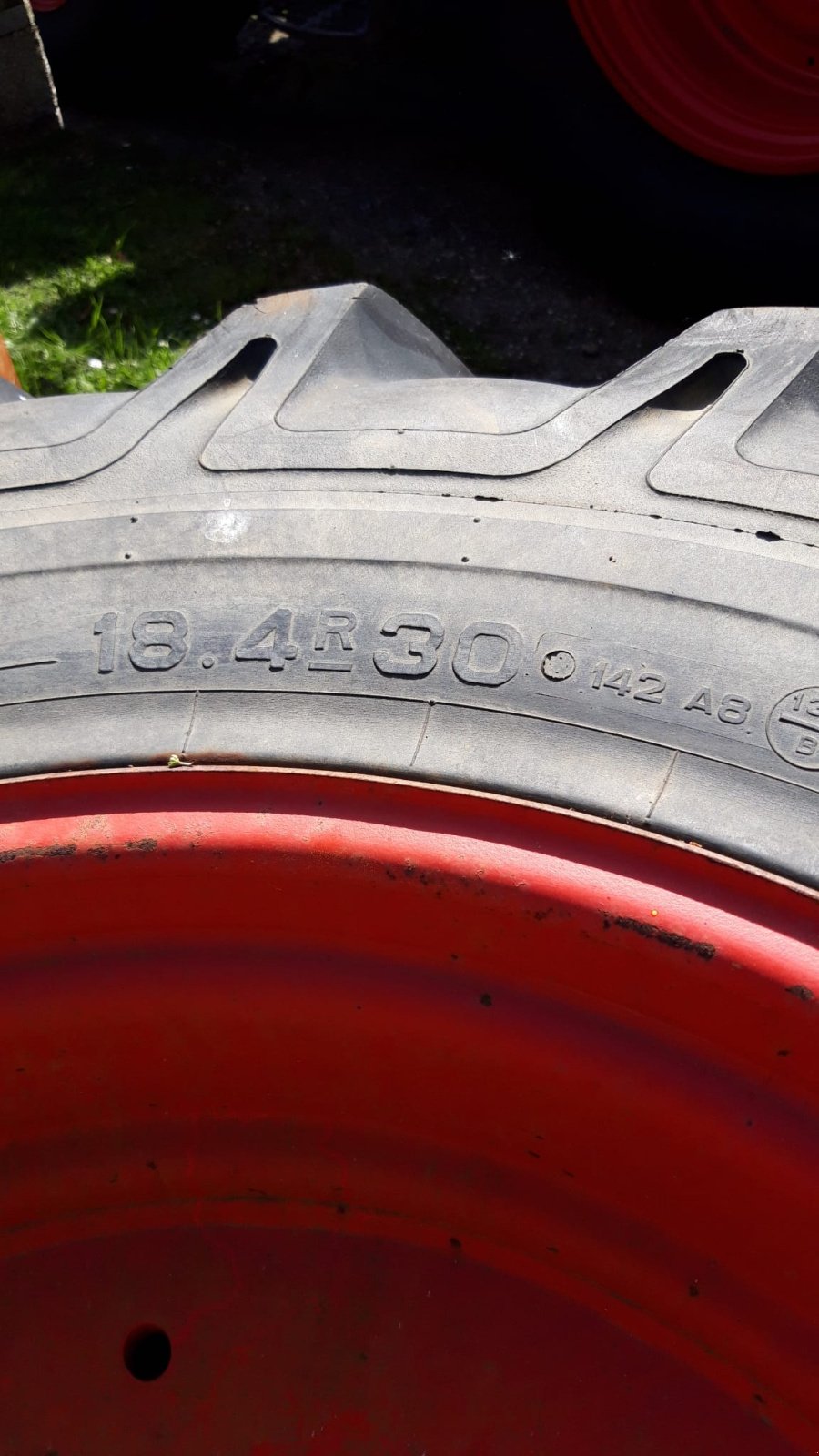 Reifen des Typs BKT Pflegeräder 18.4R3, Gebrauchtmaschine in Eckernförde (Bild 2)