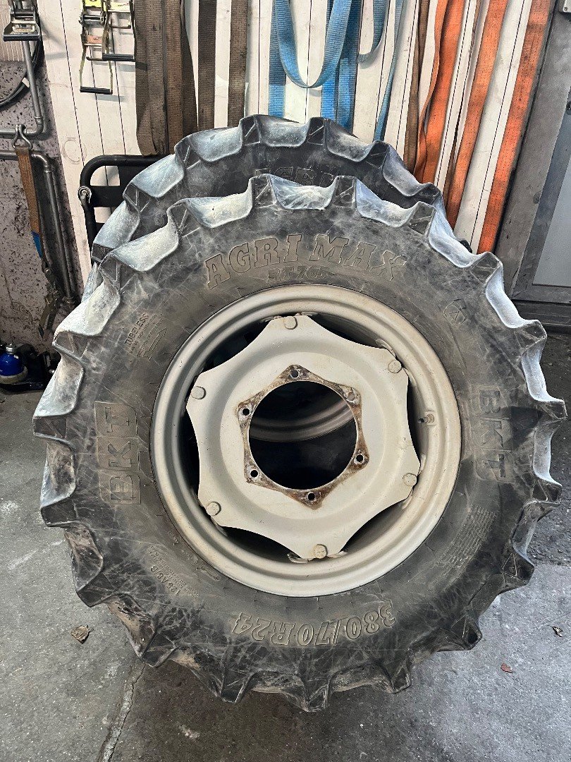 Reifen des Typs BKT Sonstiges, Gebrauchtmaschine in Helgisried (Bild 2)