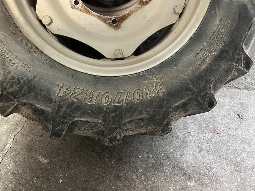 Reifen des Typs BKT Sonstiges, Gebrauchtmaschine in Helgisried (Bild 1)