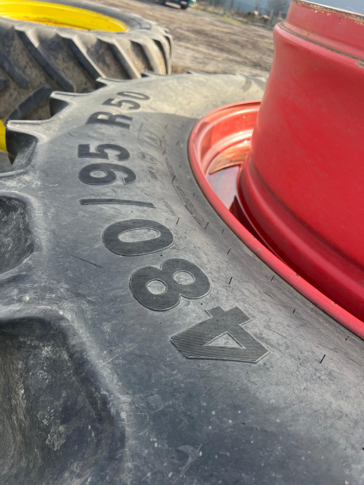 Reifen des Typs BKT Zwillinge 460/85R34+480/95R50, Gebrauchtmaschine in Woldegk (Bild 3)