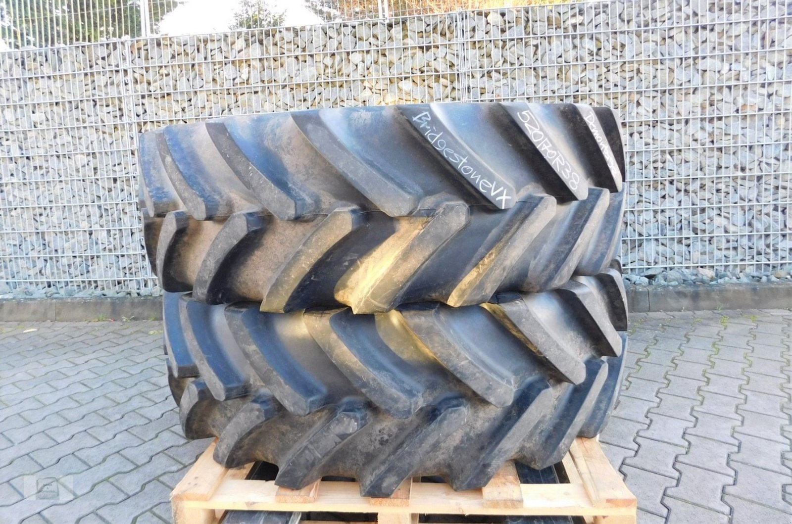 Reifen des Typs Bridgestone 520/70R38 VX, Gebrauchtmaschine in Gross-Bieberau (Bild 1)