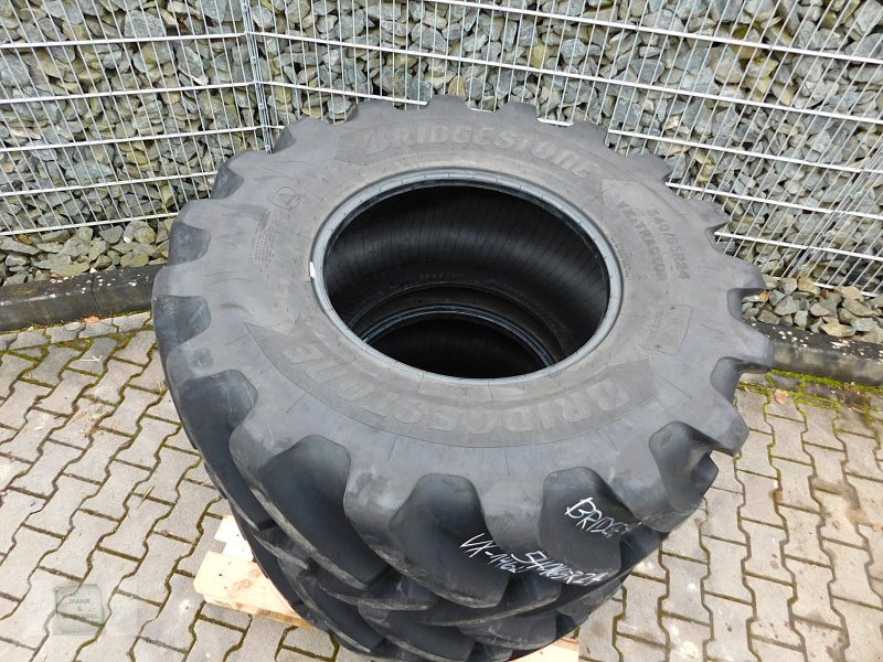 Reifen Türe ait Bridgestone 540/65R24, Gebrauchtmaschine içinde Gross-Bieberau