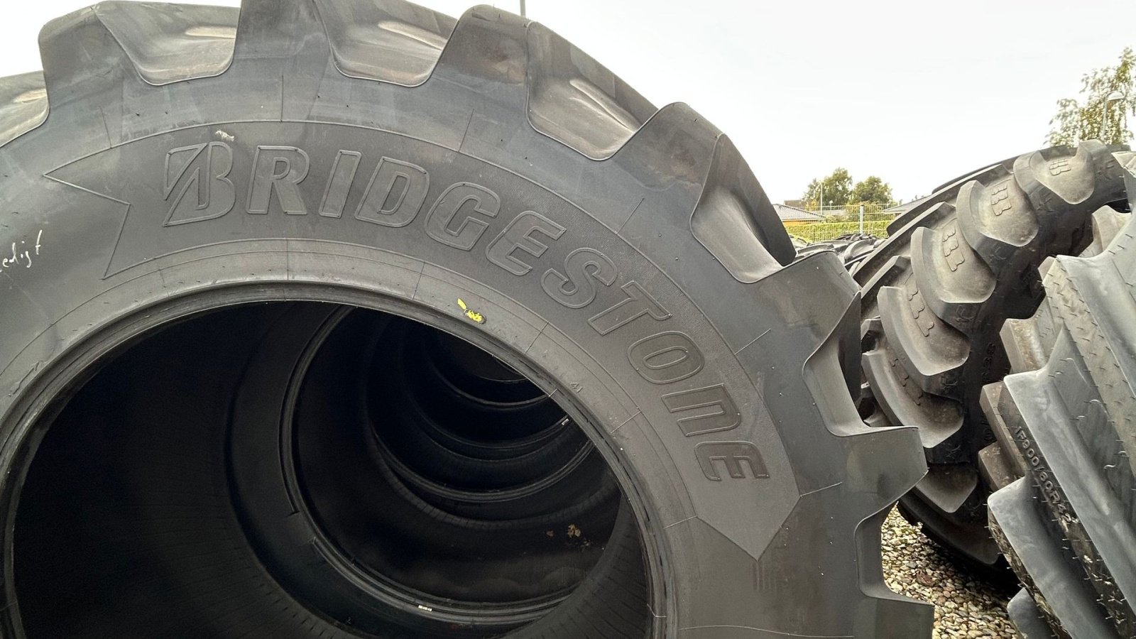 Reifen des Typs Bridgestone 710/70R42 VX-Tractor - Afmontering / demo, Gebrauchtmaschine in Rødekro (Bild 3)