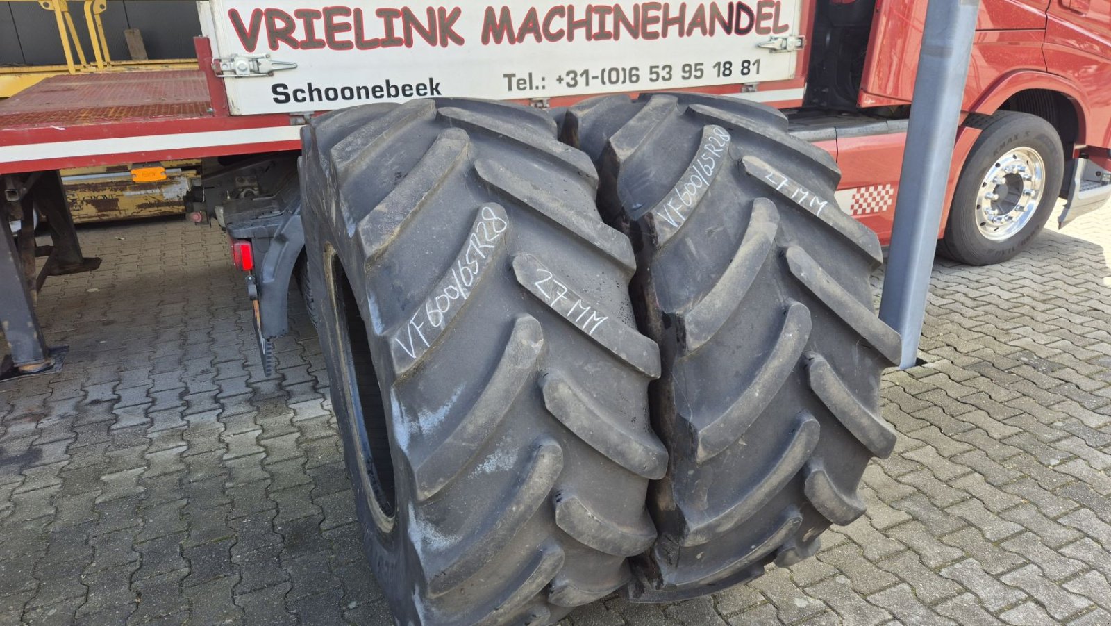 Reifen des Typs Bridgestone VF600/65R28 VT-Tractor met 27mm, Gebrauchtmaschine in Schoonebeek (Bild 1)