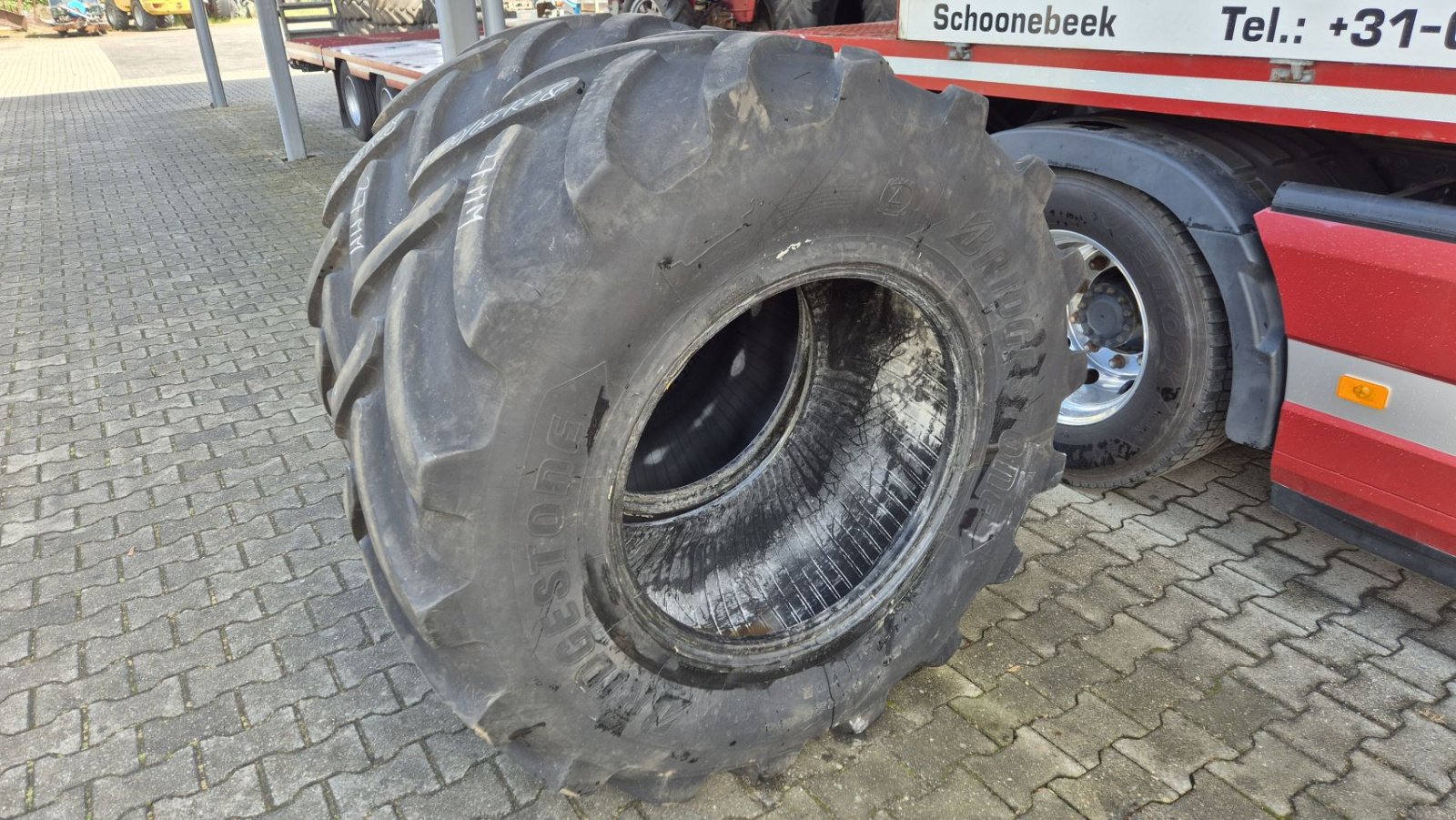 Reifen des Typs Bridgestone VF600/65R28 VT-Tractor met 27mm, Gebrauchtmaschine in Schoonebeek (Bild 9)
