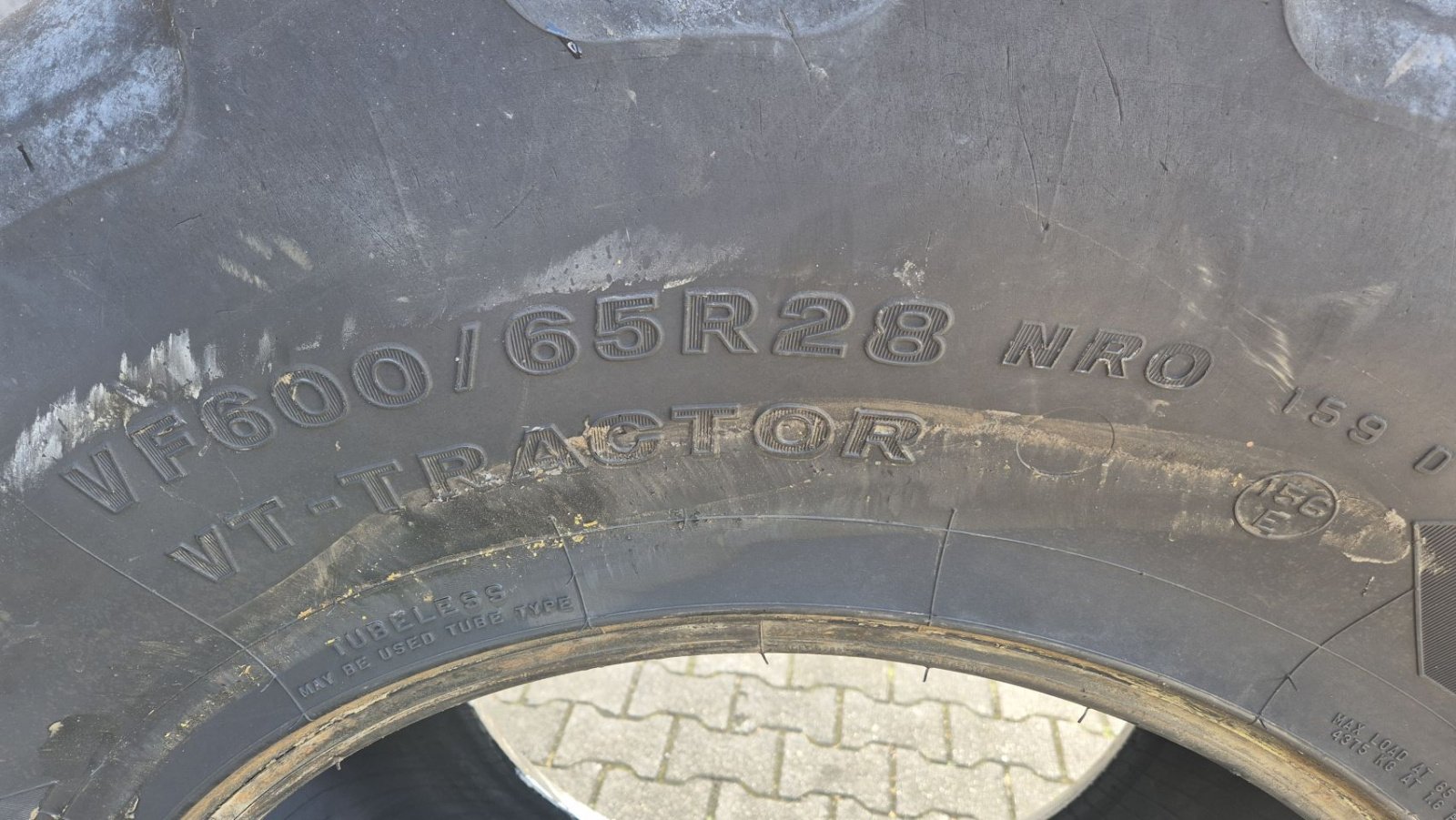 Reifen des Typs Bridgestone VF600/65R28 VT-Tractor met 27mm, Gebrauchtmaschine in Schoonebeek (Bild 4)