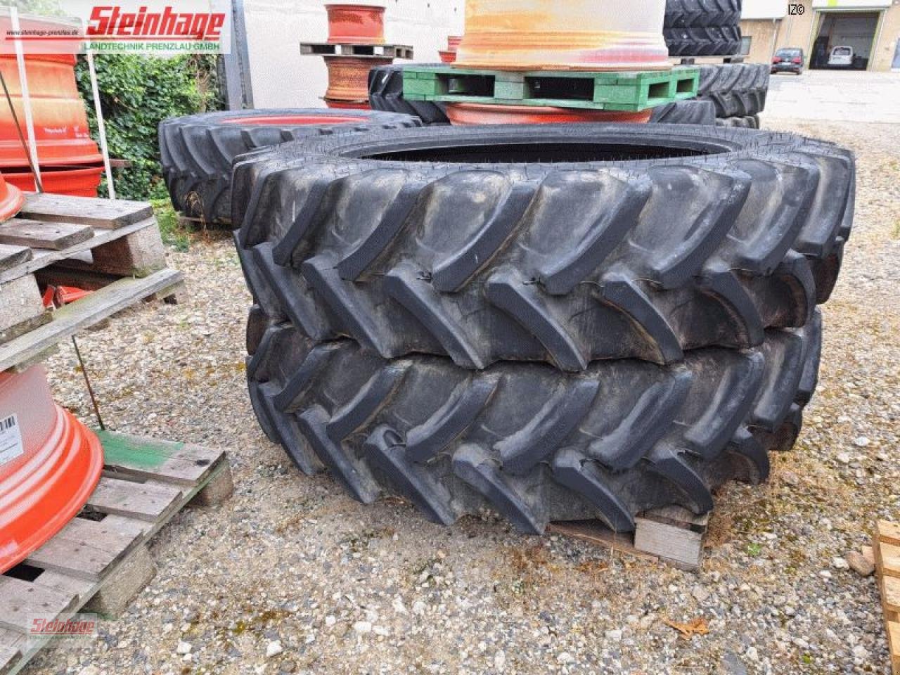 Reifen des Typs Ceat 420/80R46, Neumaschine in Rollwitz (Bild 1)