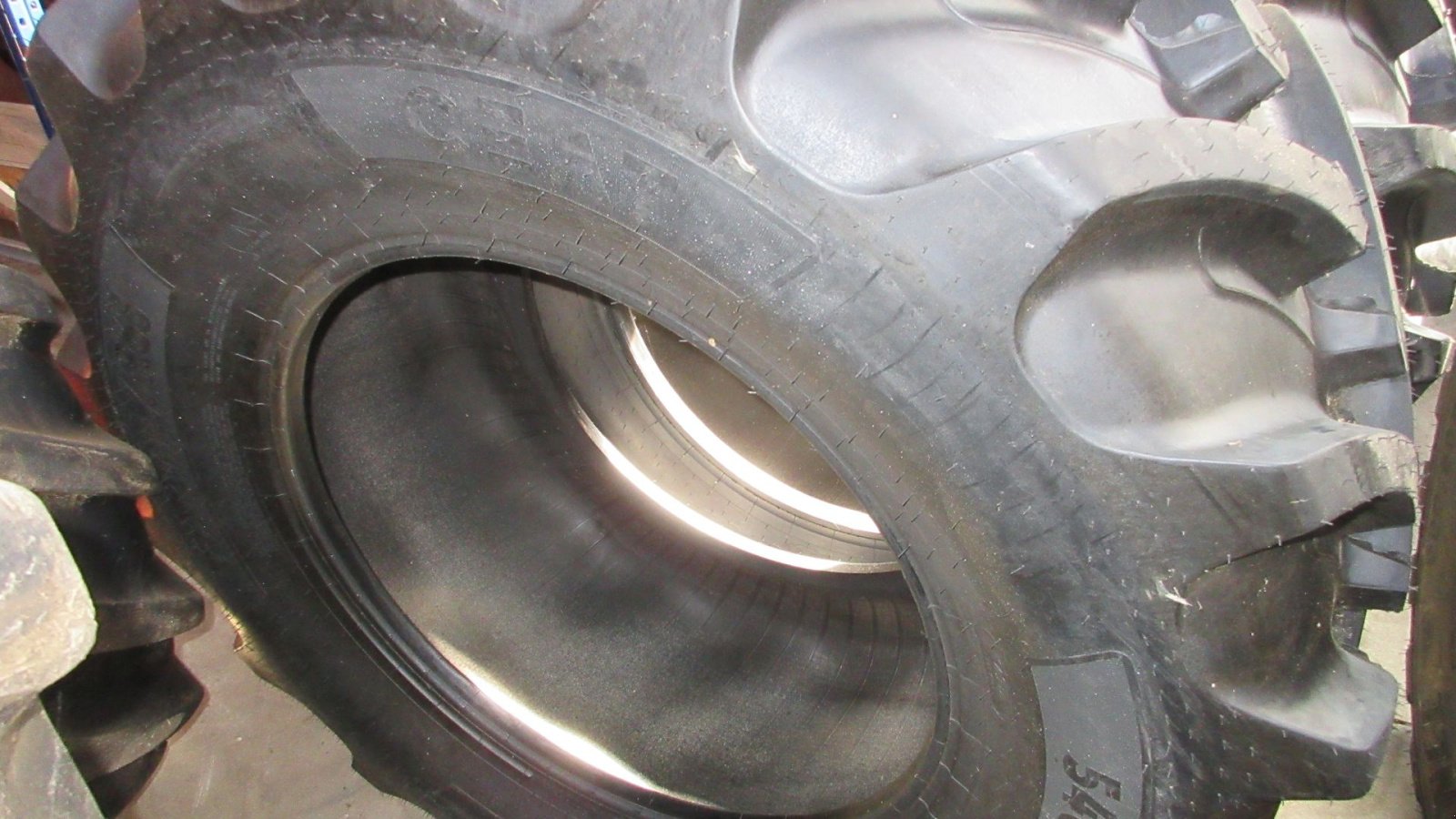 Reifen des Typs Ceat 540/65-R28, Gebrauchtmaschine in Vildbjerg (Bild 1)