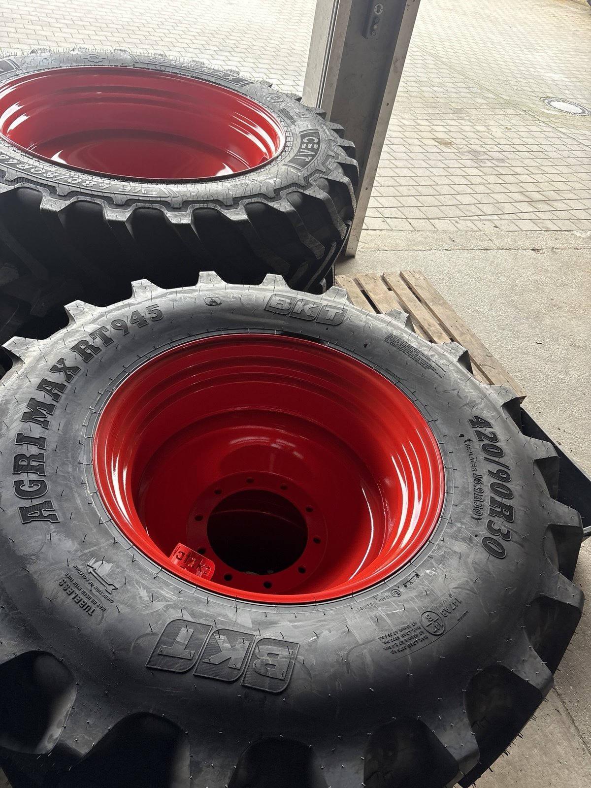 Reifen van het type Ceat 710 70 R38, Neumaschine in Bruckberg (Foto 10)