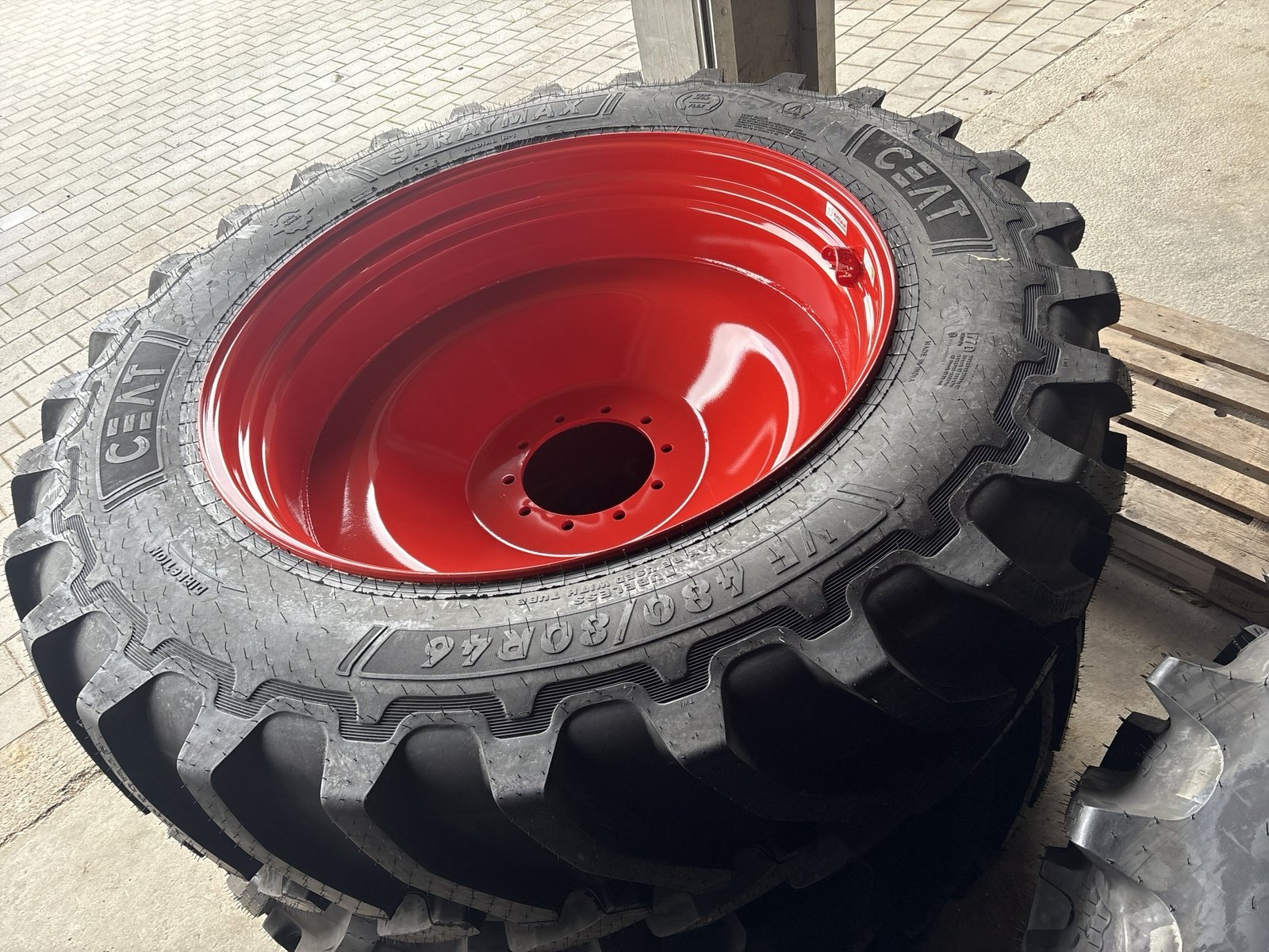 Reifen van het type Ceat 710 70 R38, Neumaschine in Bruckberg (Foto 3)