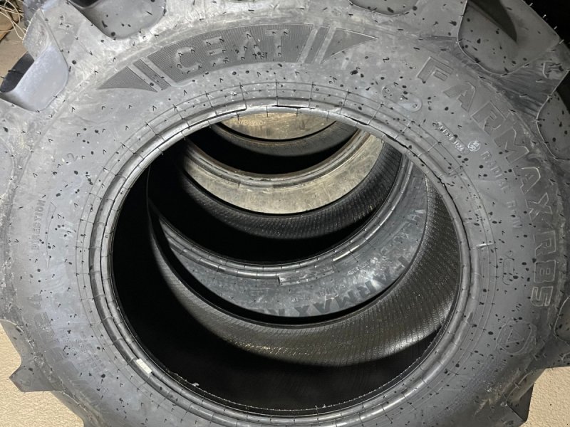 Reifen des Typs Ceat Farmax 340/85R24 125D, Neumaschine in Alteglofsheim (Bild 1)