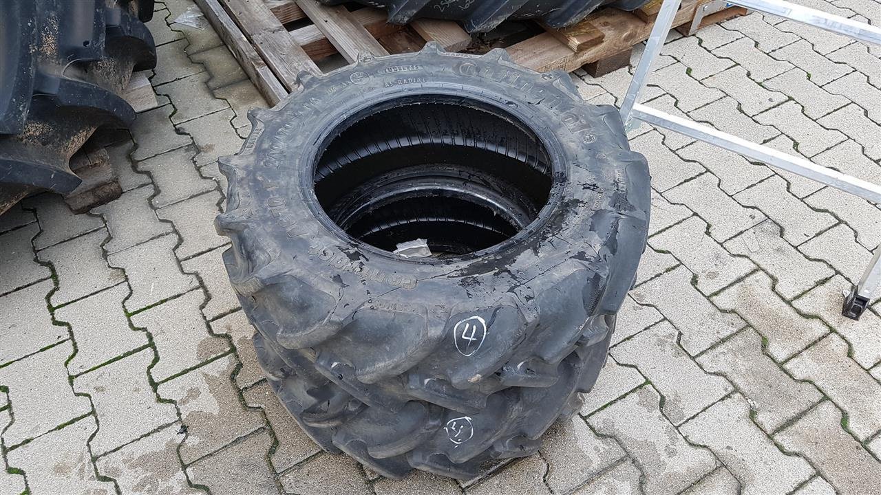 Reifen des Typs Continental 240/70R16 x2, Gebrauchtmaschine in Zweibrücken (Bild 1)
