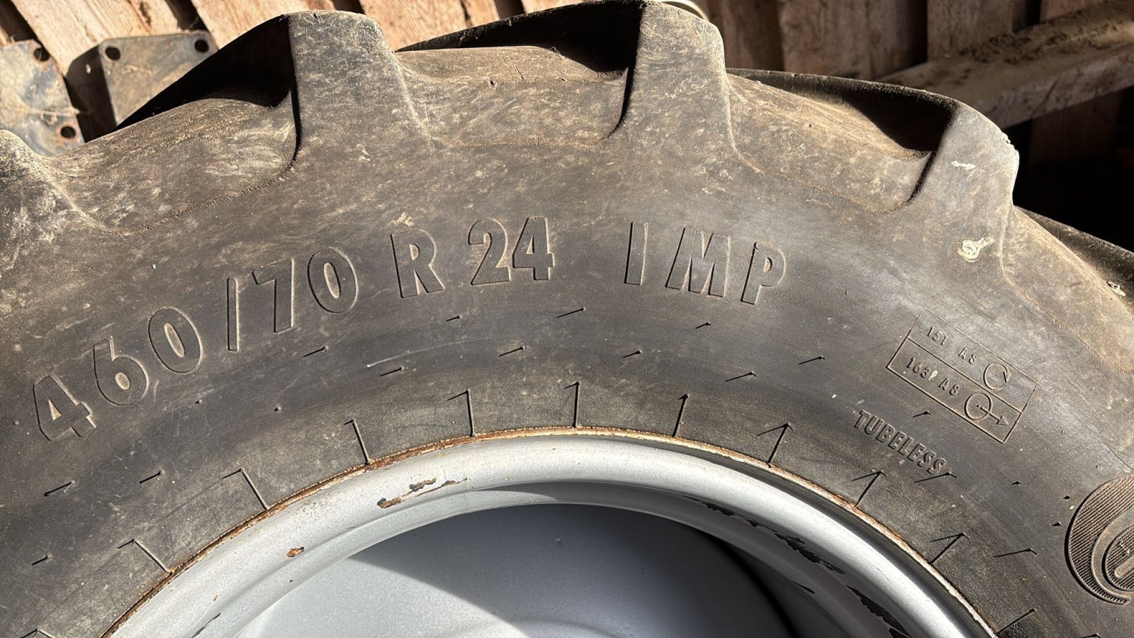 Reifen του τύπου Continental 460/70R24 mit Felge 2x Mähdrescherreifen, Gebrauchtmaschine σε Beilngries (Φωτογραφία 3)