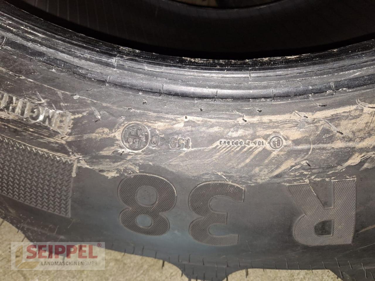 Reifen des Typs Continental 600/65R38 CONTI 156A8/153D, Neumaschine in Groß-Umstadt (Bild 3)