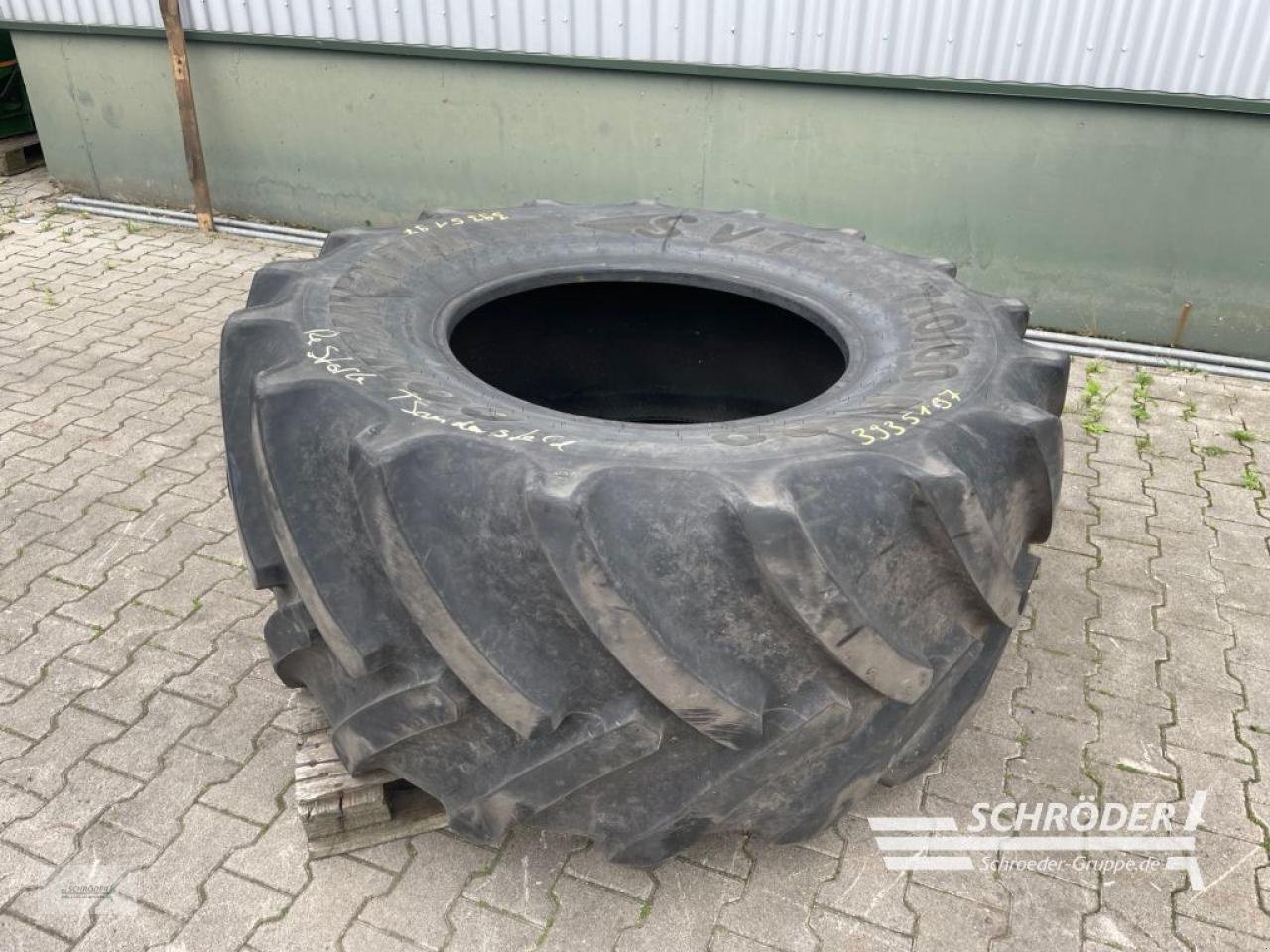 Reifen des Typs Continental 710/60 R30, Gebrauchtmaschine in Wildeshausen (Bild 1)
