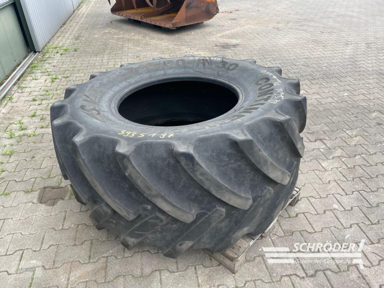 Reifen des Typs Continental 710/60 R30, Gebrauchtmaschine in Wildeshausen (Bild 2)