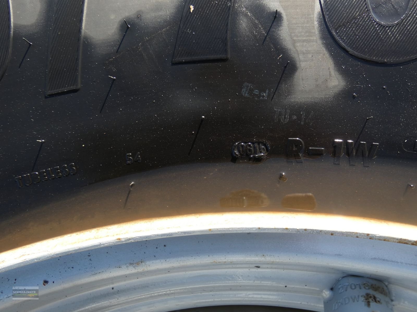 Reifen des Typs Continental 710/70R42, Vorführmaschine in Aurolzmünster (Bild 10)