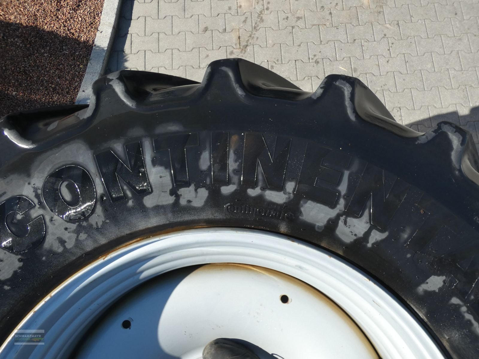 Reifen des Typs Continental 710/70R42, Vorführmaschine in Aurolzmünster (Bild 5)