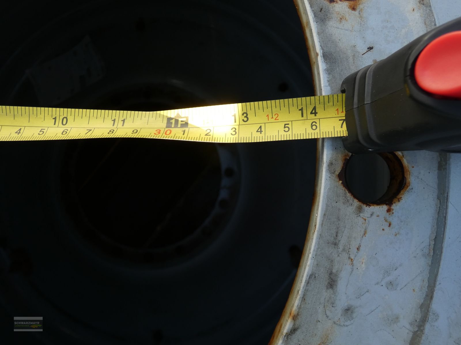 Reifen des Typs Continental 710/70R42, Vorführmaschine in Aurolzmünster (Bild 12)