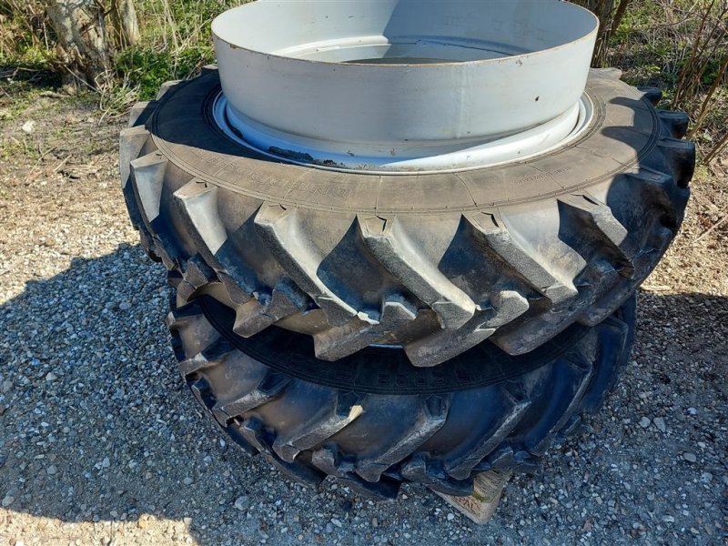 Reifen typu Dunlop 13,6 R38, Gebrauchtmaschine w Nykøbing M (Zdjęcie 1)