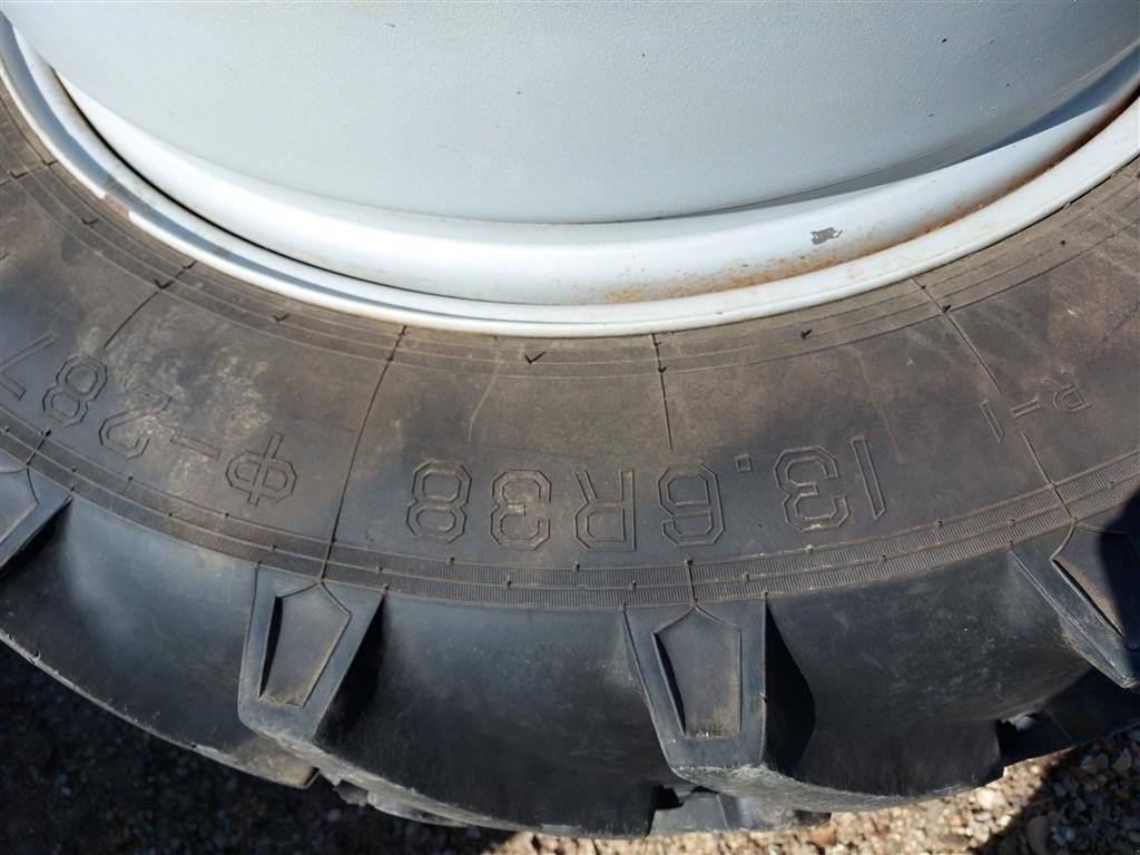 Reifen des Typs Dunlop 13,6 R38, Gebrauchtmaschine in Nykøbing M (Bild 2)